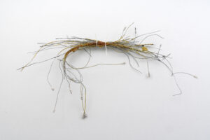 Martin Kähler, A hand full, iron wire, cable ties, pigment, sawdust, 137x203x49 cm, 2025, price on request